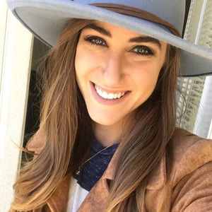 Meet your Posher, Leah